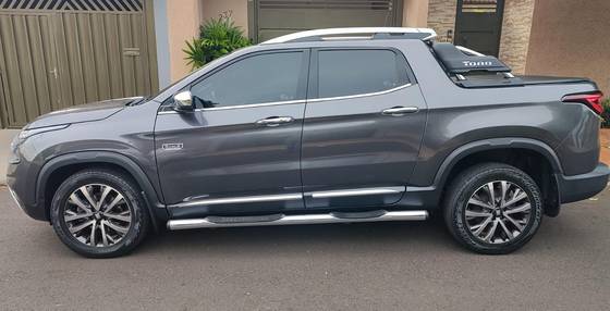 FIAT TORO 2.0 16V TURBO DIESEL RANCH 4WD AT9 FIAT TORO 2.0 16V TURBO DIESEL RANCH 4WD AT9
